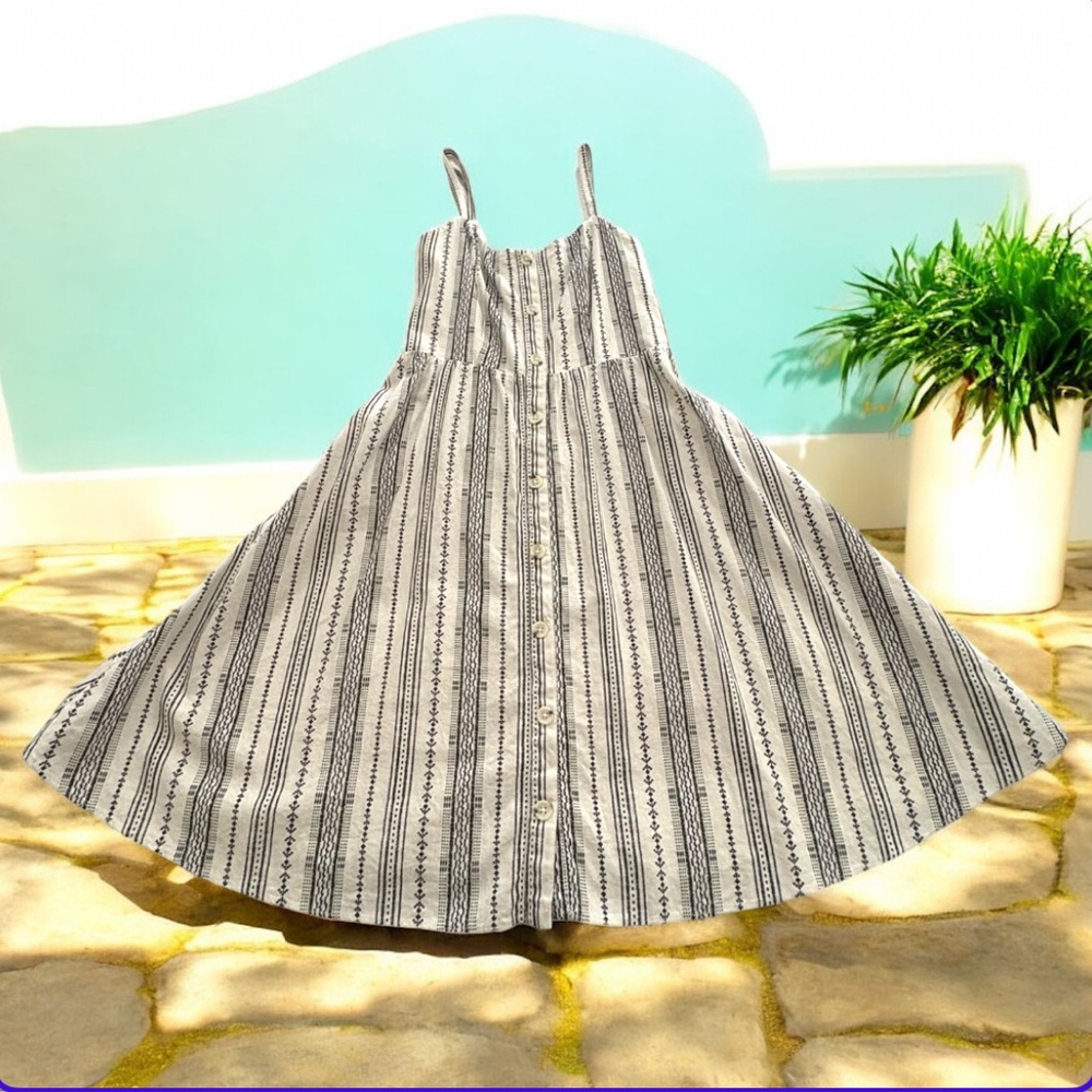Old Navy Dress in Black and White Stripes